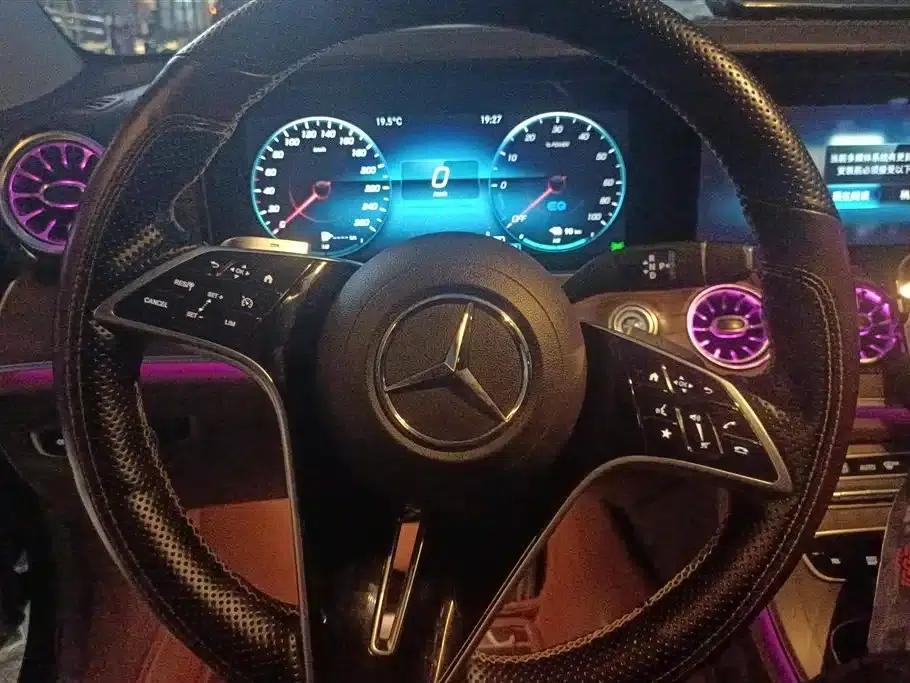 Mercedes-Benz E-Class PHEV 2022 Facelift E 350 e L Plug-in Hybrid Sedan — миниатюра 15