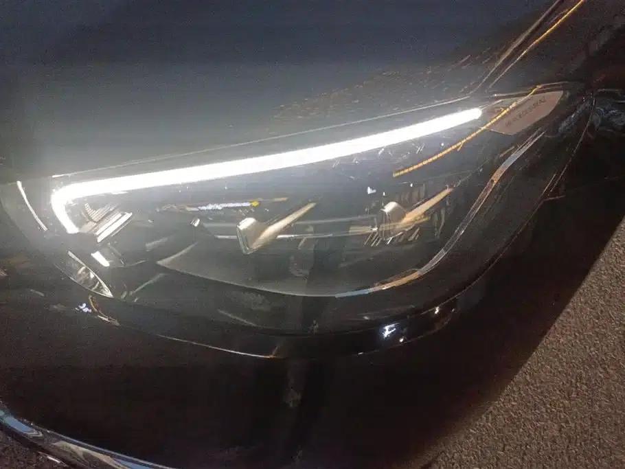 Mercedes-Benz E-Class PHEV 2022 Facelift E 350 e L Plug-in Hybrid Sedan — миниатюра 5
