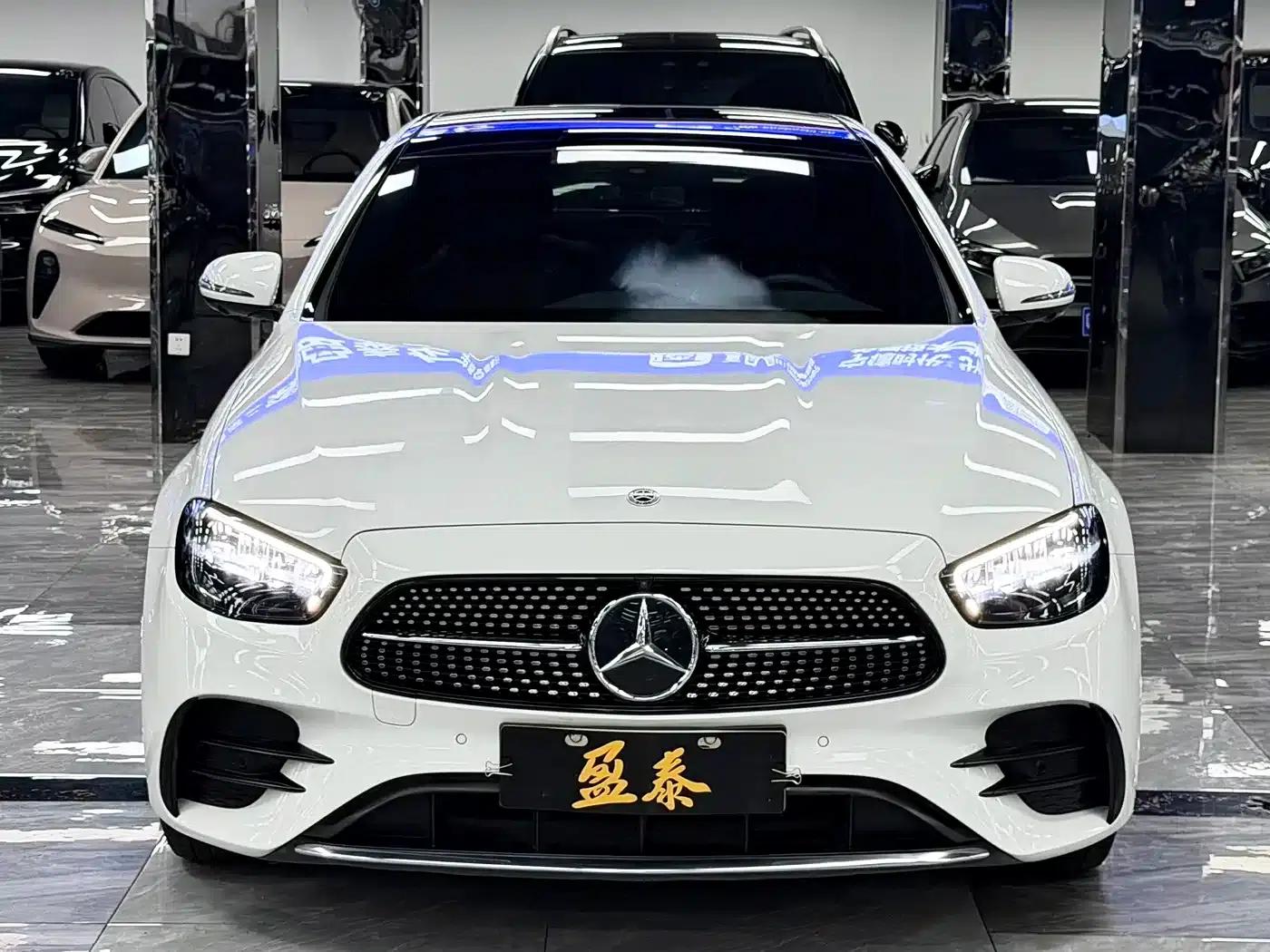 Mercedes-Benz E-Class PHEV 2022 E 350 e L Plug-in Hybrid Sports Sedan — миниатюра 2
