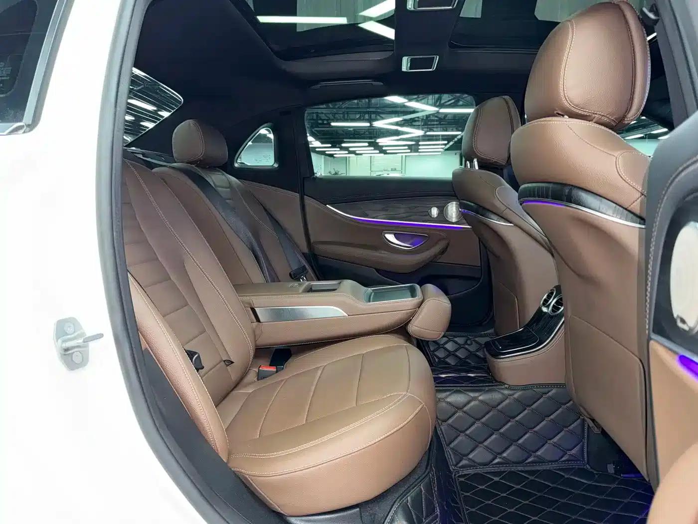 Mercedes-Benz E-Class PHEV 2022 E 350 e L Plug-in Hybrid Sports Sedan — миниатюра 11
