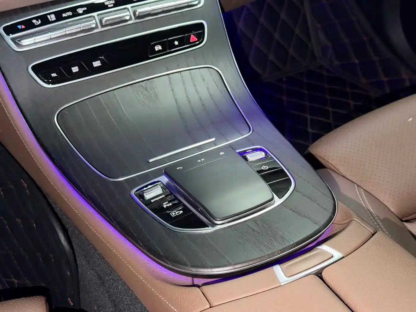 Mercedes-Benz E-Class PHEV 2022 E 350 e L Plug-in Hybrid Sports Sedan — миниатюра 14