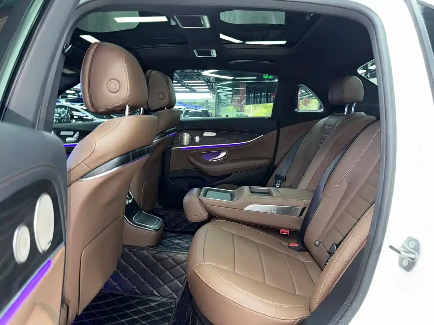 Mercedes-Benz E-Class PHEV 2022 E 350 e L Plug-in Hybrid Sports Sedan — миниатюра 9