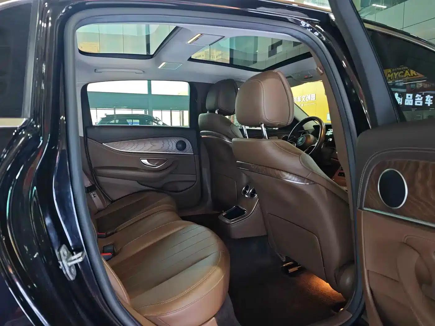 Mercedes-Benz E-Class PHEV 2022 Facelift E 350 e L Plug-in Hybrid Sedan — миниатюра 17