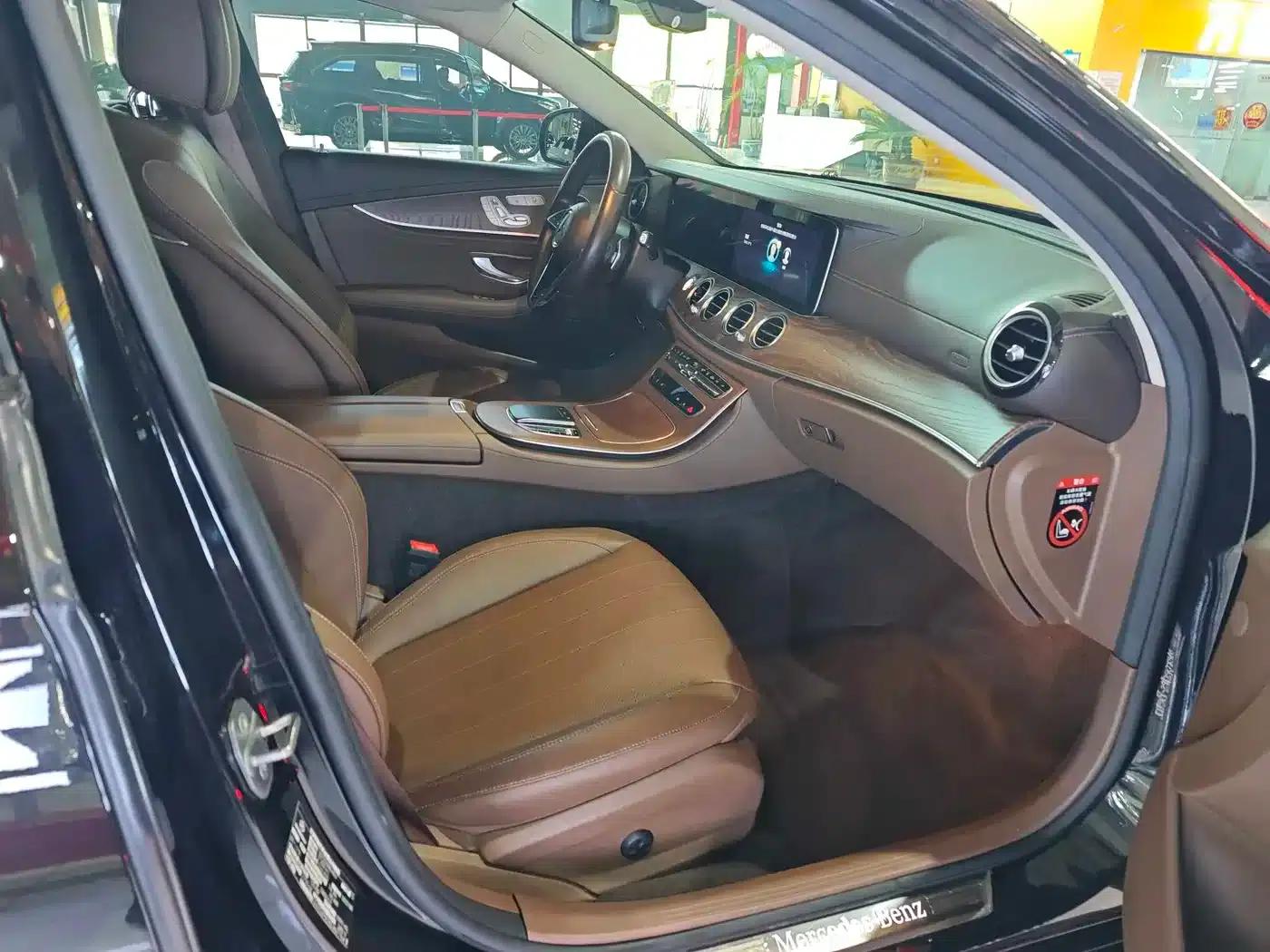 Mercedes-Benz E-Class PHEV 2022 Facelift E 350 e L Plug-in Hybrid Sedan — миниатюра 19