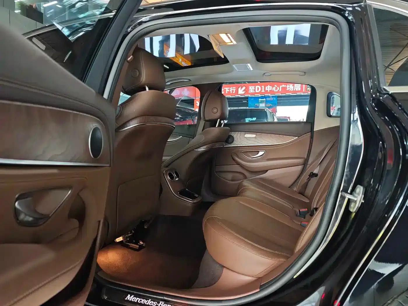 Mercedes-Benz E-Class PHEV 2022 Facelift E 350 e L Plug-in Hybrid Sedan — миниатюра 9