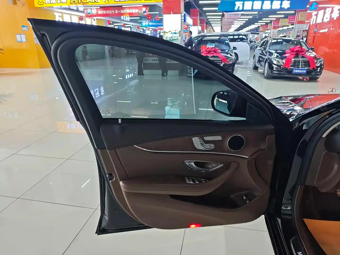 Mercedes-Benz E-Class PHEV 2022 Facelift E 350 e L Plug-in Hybrid Sedan — миниатюра 10