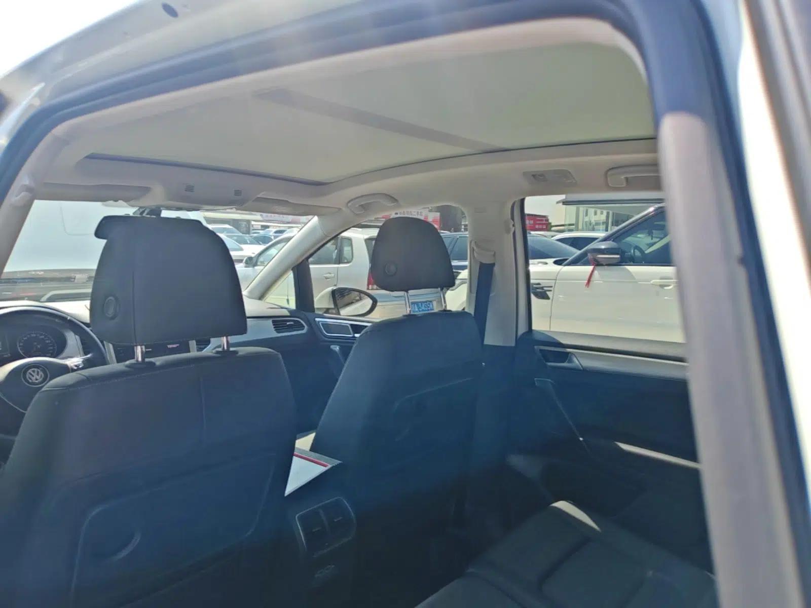Volkswagen Golf Sportsvan 2020 280TSI Automatic Curious Model — миниатюра 21