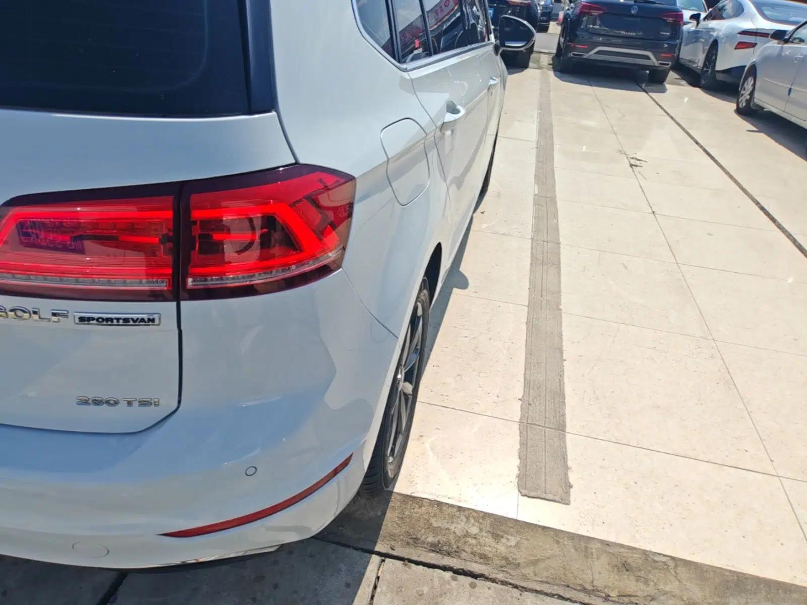 Volkswagen Golf Sportsvan 2020 280TSI Automatic Curious Model — миниатюра 7
