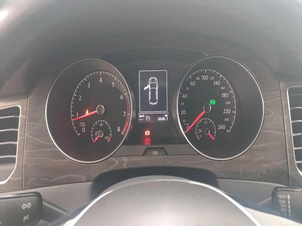 Volkswagen Golf Sportsvan 2016 280TSI Automatic Luxury Model — миниатюра 12
