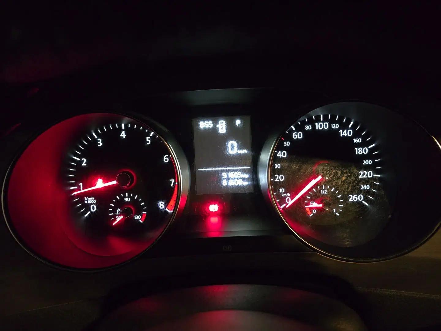 Volkswagen Golf Sportsvan 2016 1.6L Automatic Comfort Model — миниатюра 12