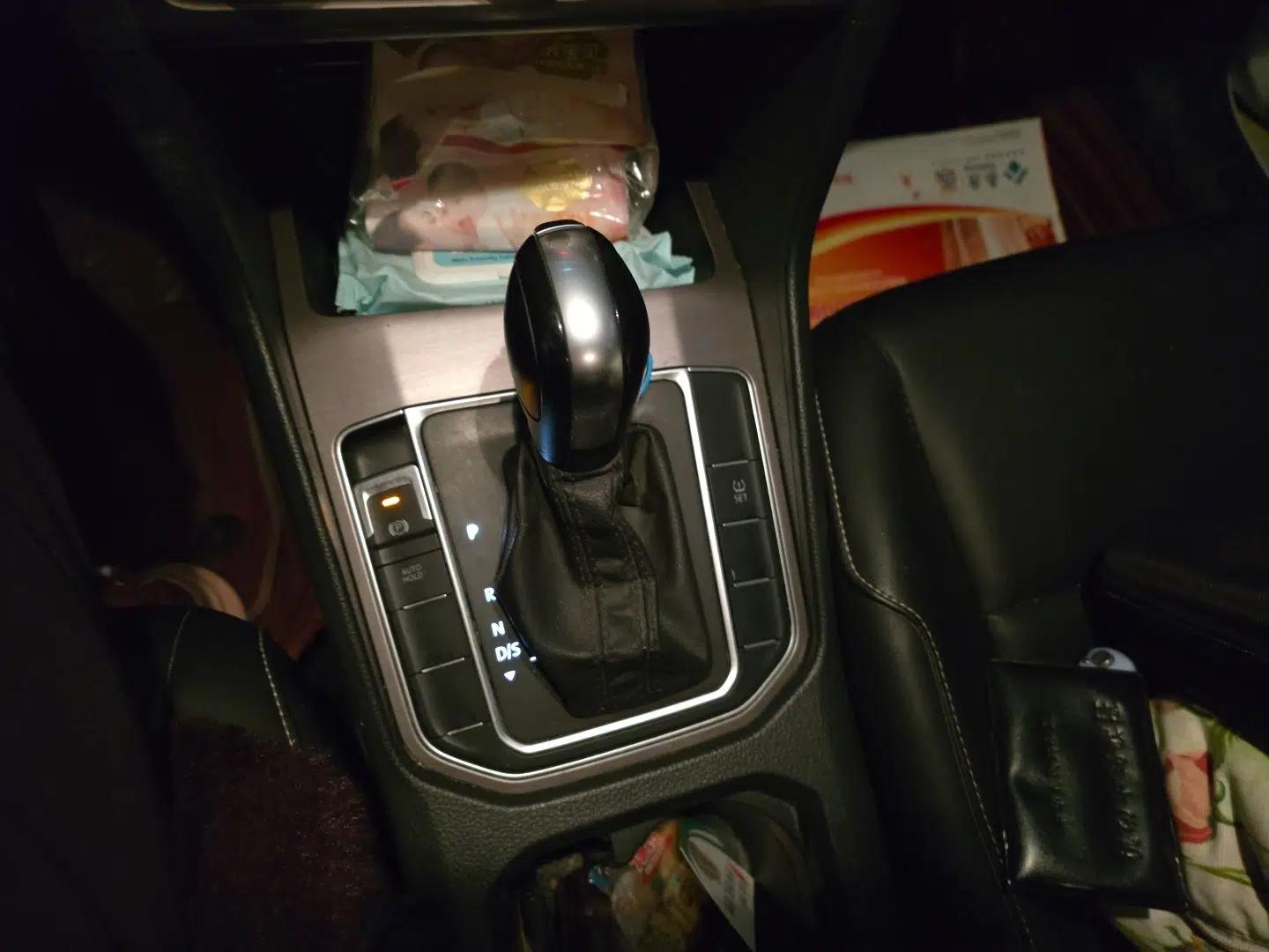 Volkswagen Golf Sportsvan 2016 1.6L Automatic Comfort Model — миниатюра 15