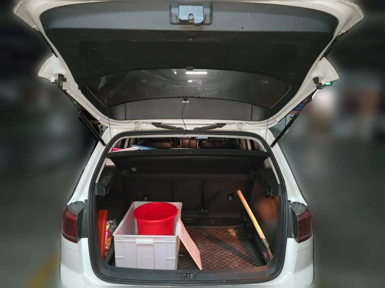 Volkswagen Golf Sportsvan 2016 1.6L Automatic Comfort Model — миниатюра 20