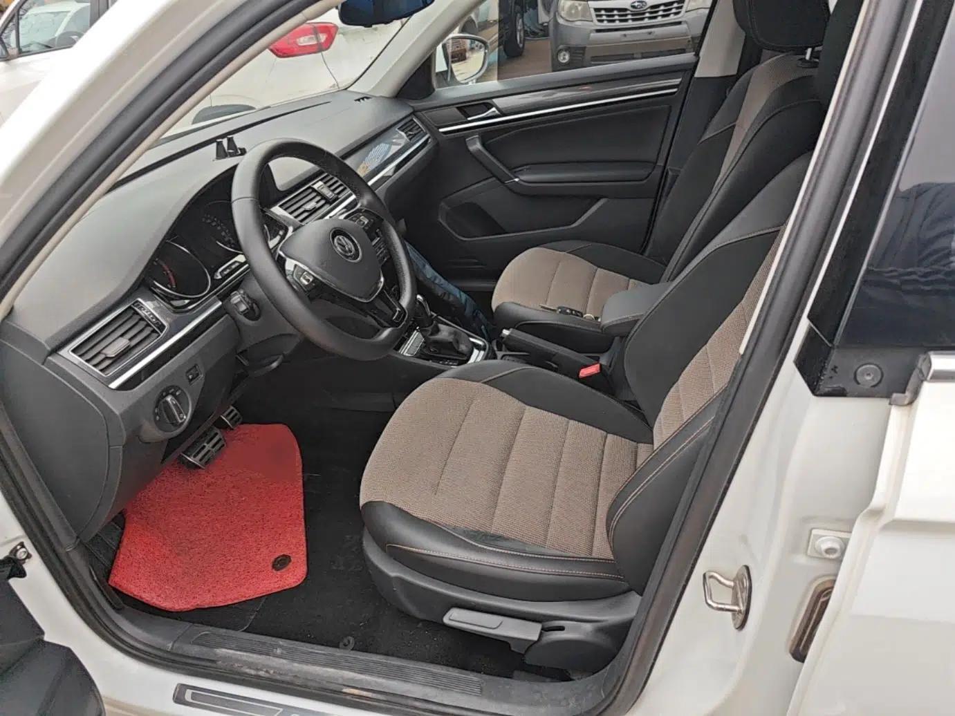 Volkswagen C-TREK 2018 1.5L Automatic Comfort Model — миниатюра 18
