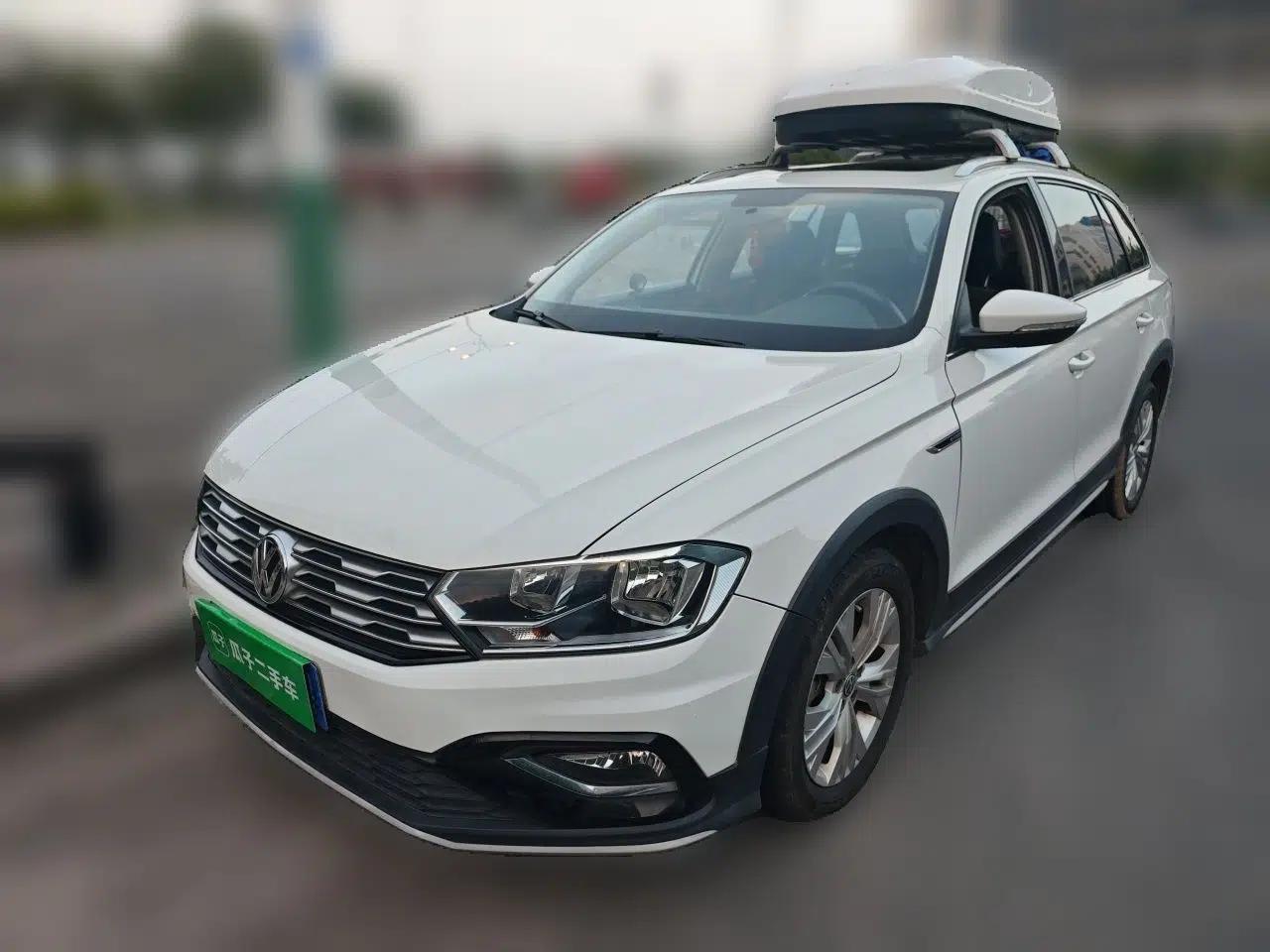 Volkswagen C-TREK 2017 230TSI DSG Comfort Version — миниатюра 1