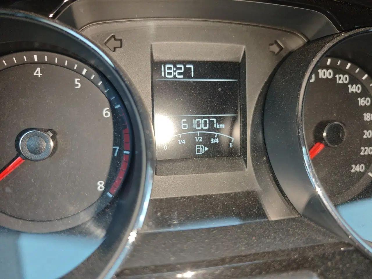 Volkswagen C-TREK 2017 230TSI DSG Comfort Version — миниатюра 13