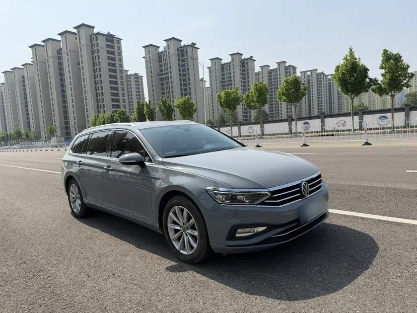 Volkswagen Variant 2021 2.0T Comfort Edition — миниатюра 3