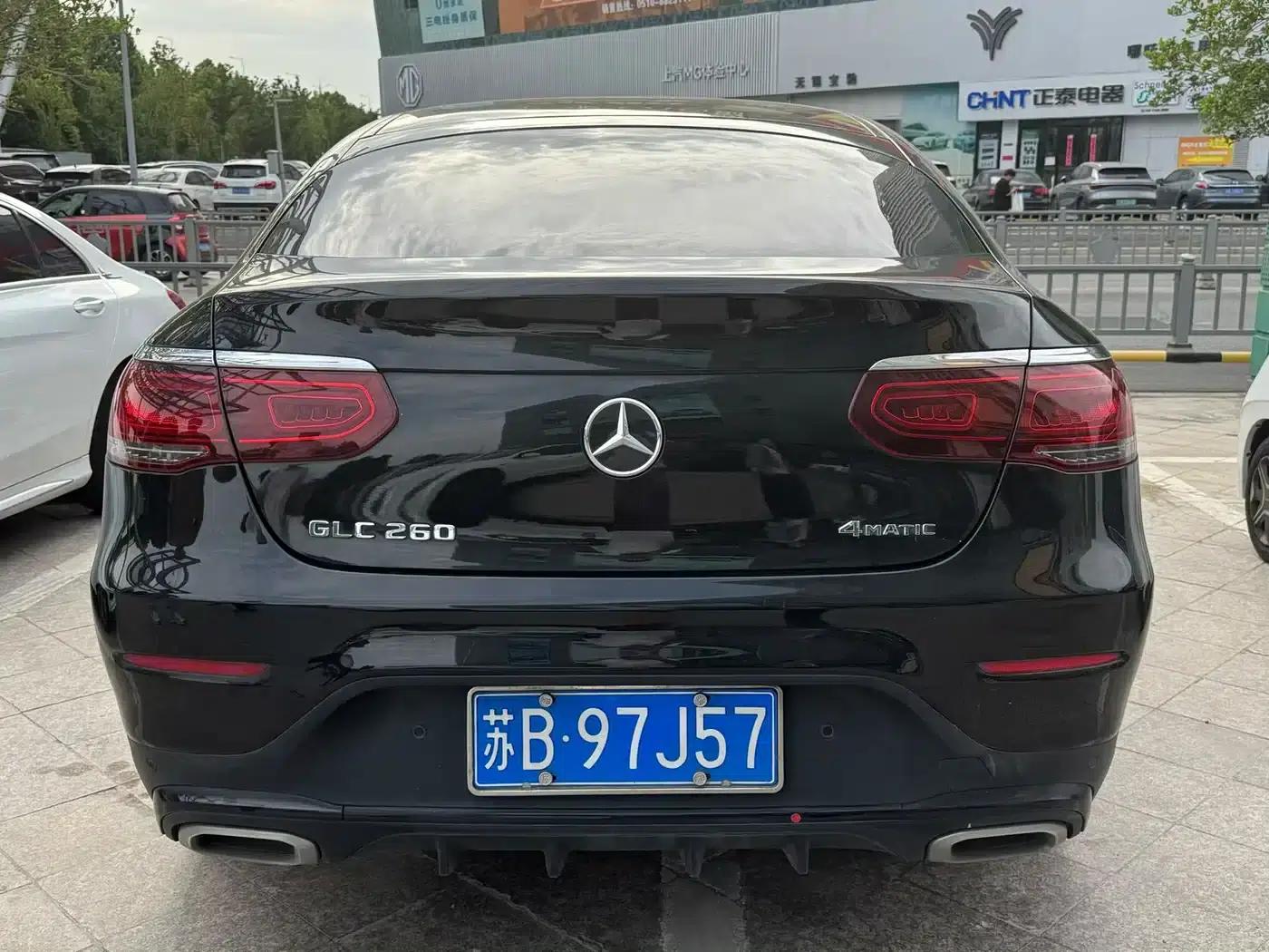 Mercedes-Benz GLC Coupe 2020 GLC 260 4MATIC Coupe SUV — миниатюра 4