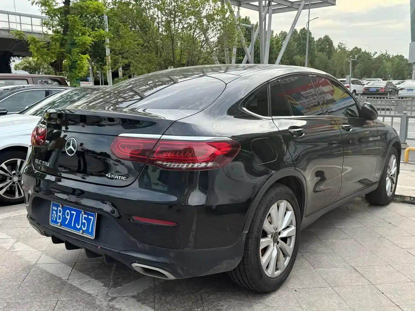Mercedes-Benz GLC Coupe 2020 GLC 260 4MATIC Coupe SUV — миниатюра 5