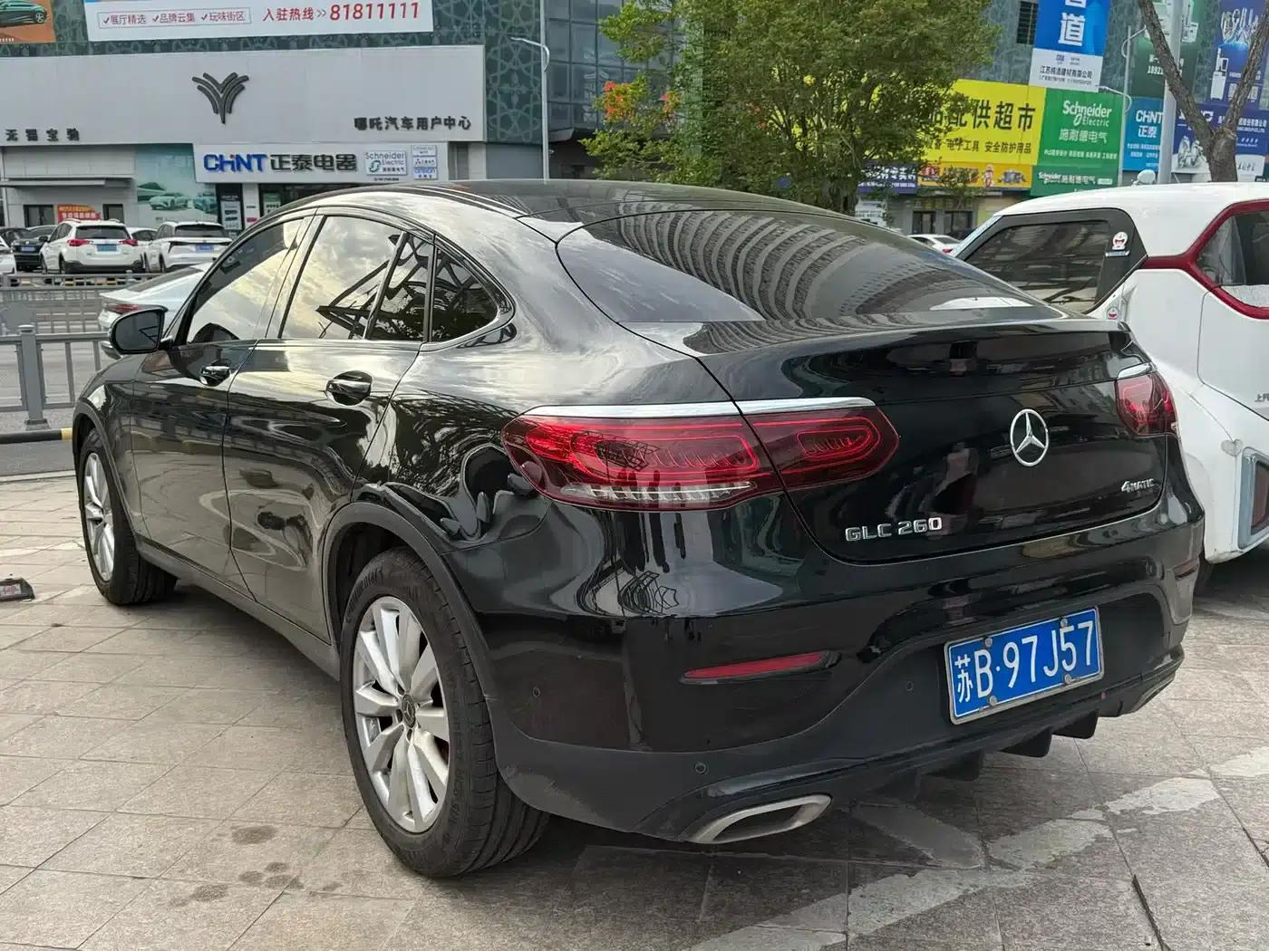 Mercedes-Benz GLC Coupe 2020 GLC 260 4MATIC Coupe SUV — миниатюра 6