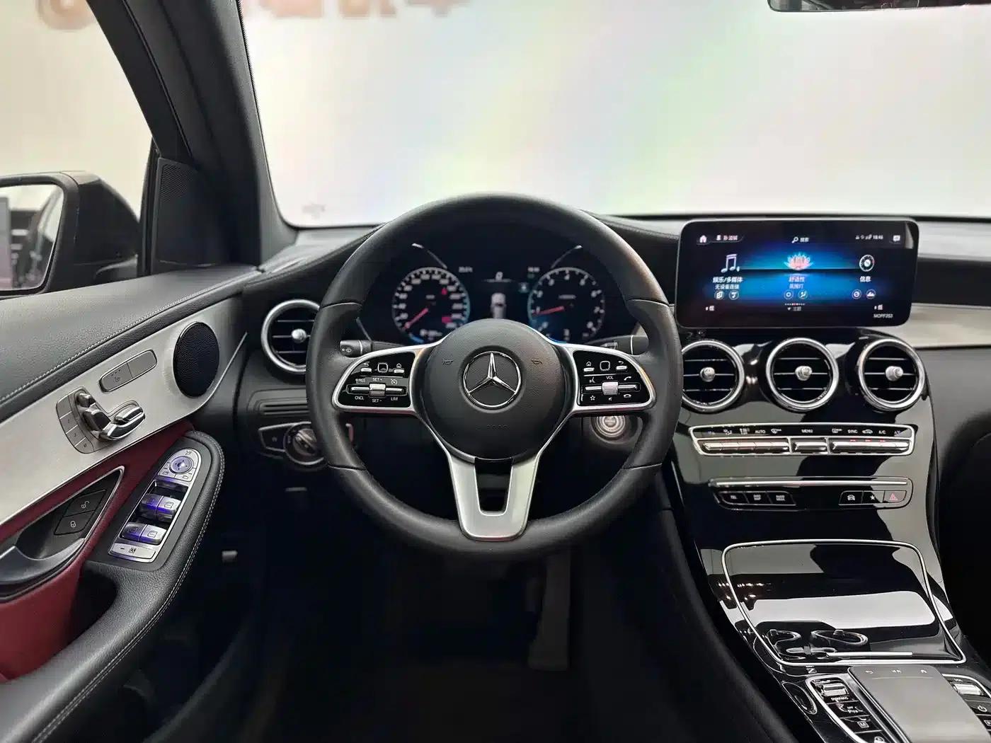 2022 Mercedes-Benz GLC Coupe, GLC 260 4MATIC Coupe SUV — миниатюра 7