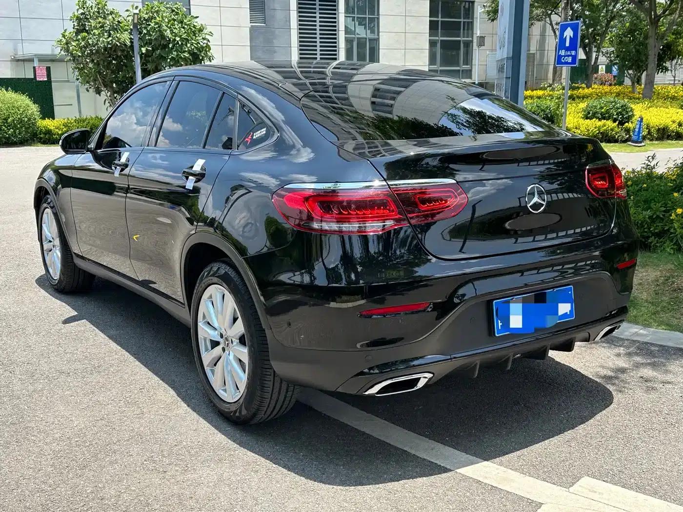 Mercedes-Benz GLC Coupe 2020 GLC 260 4MATIC Coupe SUV — миниатюра 4