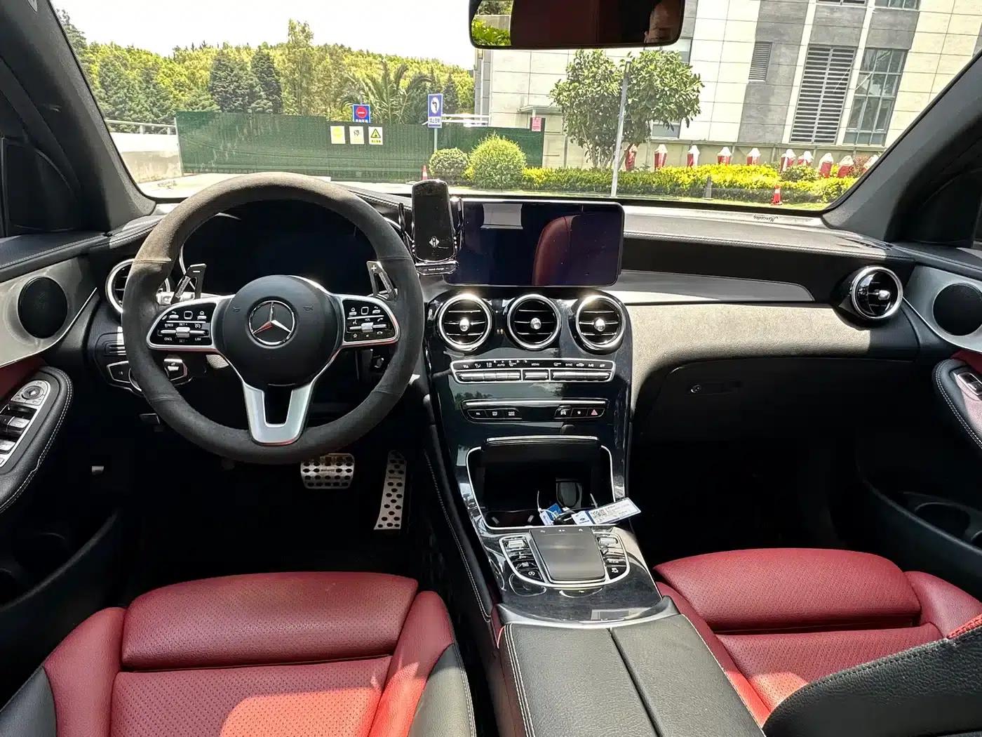 Mercedes-Benz GLC Coupe 2020 GLC 260 4MATIC Coupe SUV — миниатюра 9