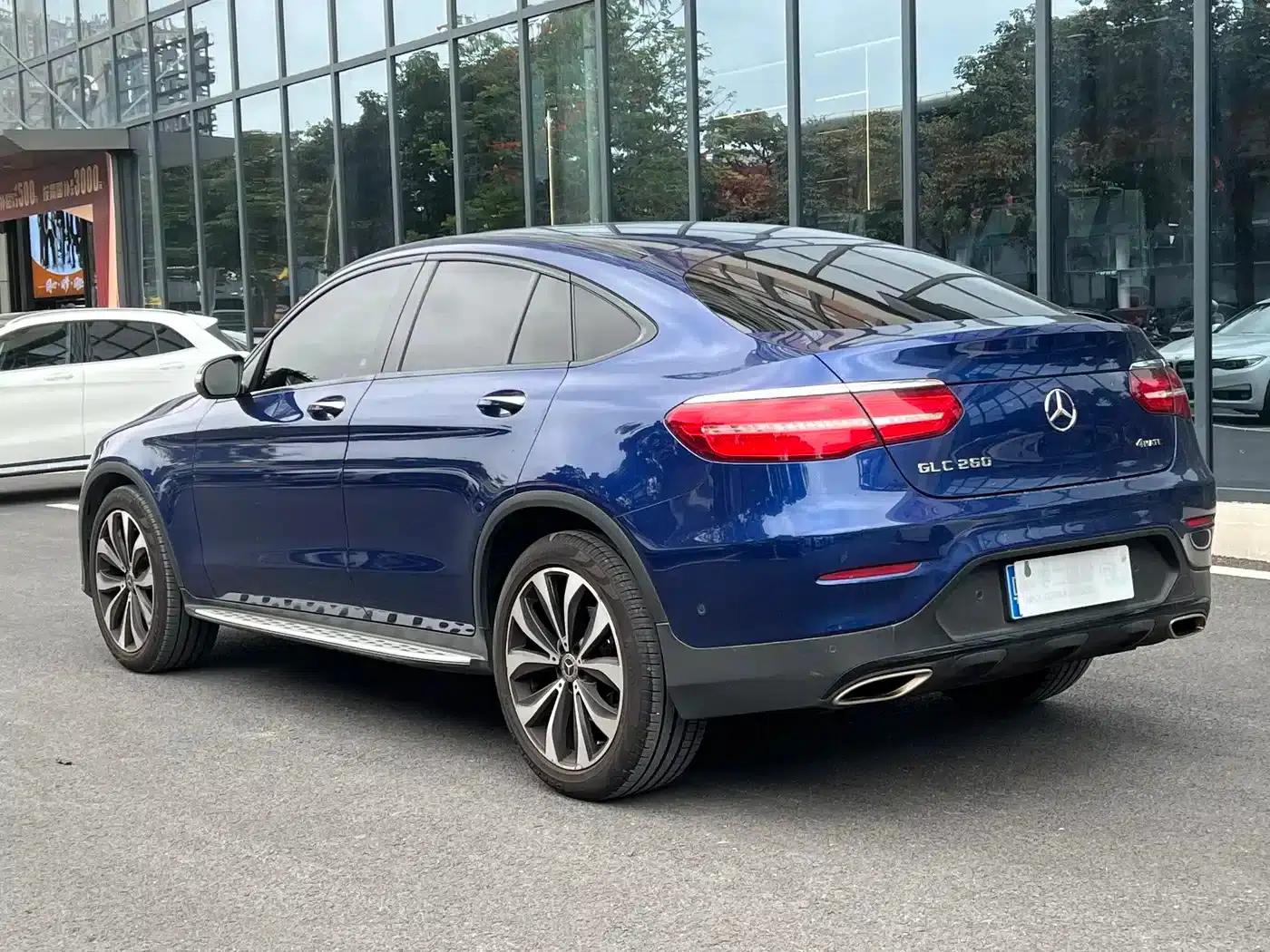 Mercedes-Benz GLC Coupe 2019 GLC 260 4MATIC Coupe SUV — миниатюра 4