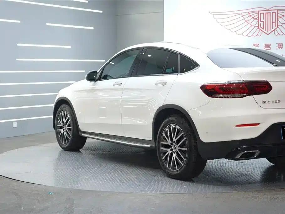 2021 Mercedes-Benz GLC Coupe, GLC 300 4MATIC Coupe SUV — миниатюра 4