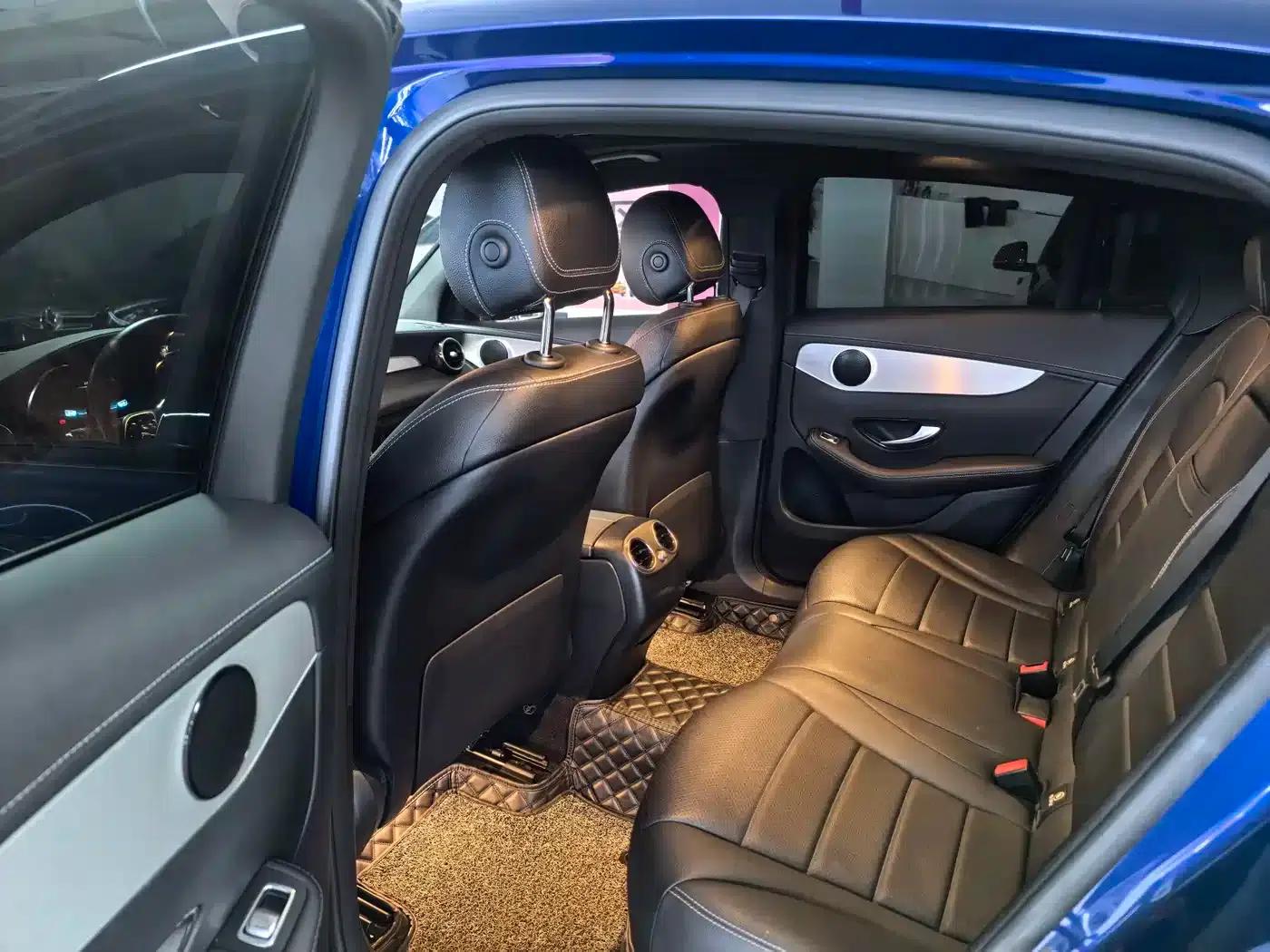 Mercedes-Benz GLC Coupe 2020 GLC 260 4MATIC Coupe SUV — миниатюра 4