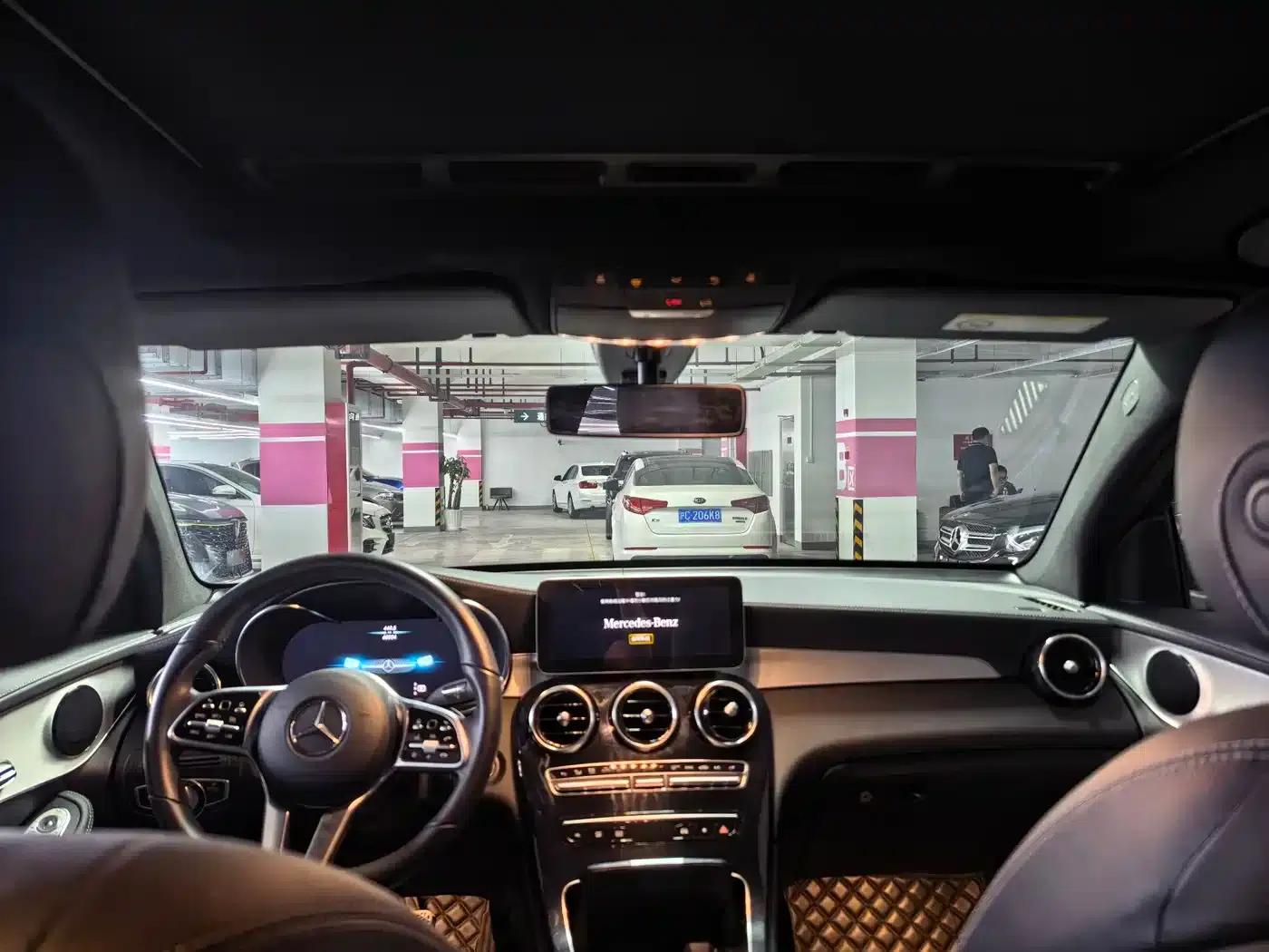 Mercedes-Benz GLC Coupe 2020 GLC 260 4MATIC Coupe SUV — миниатюра 6