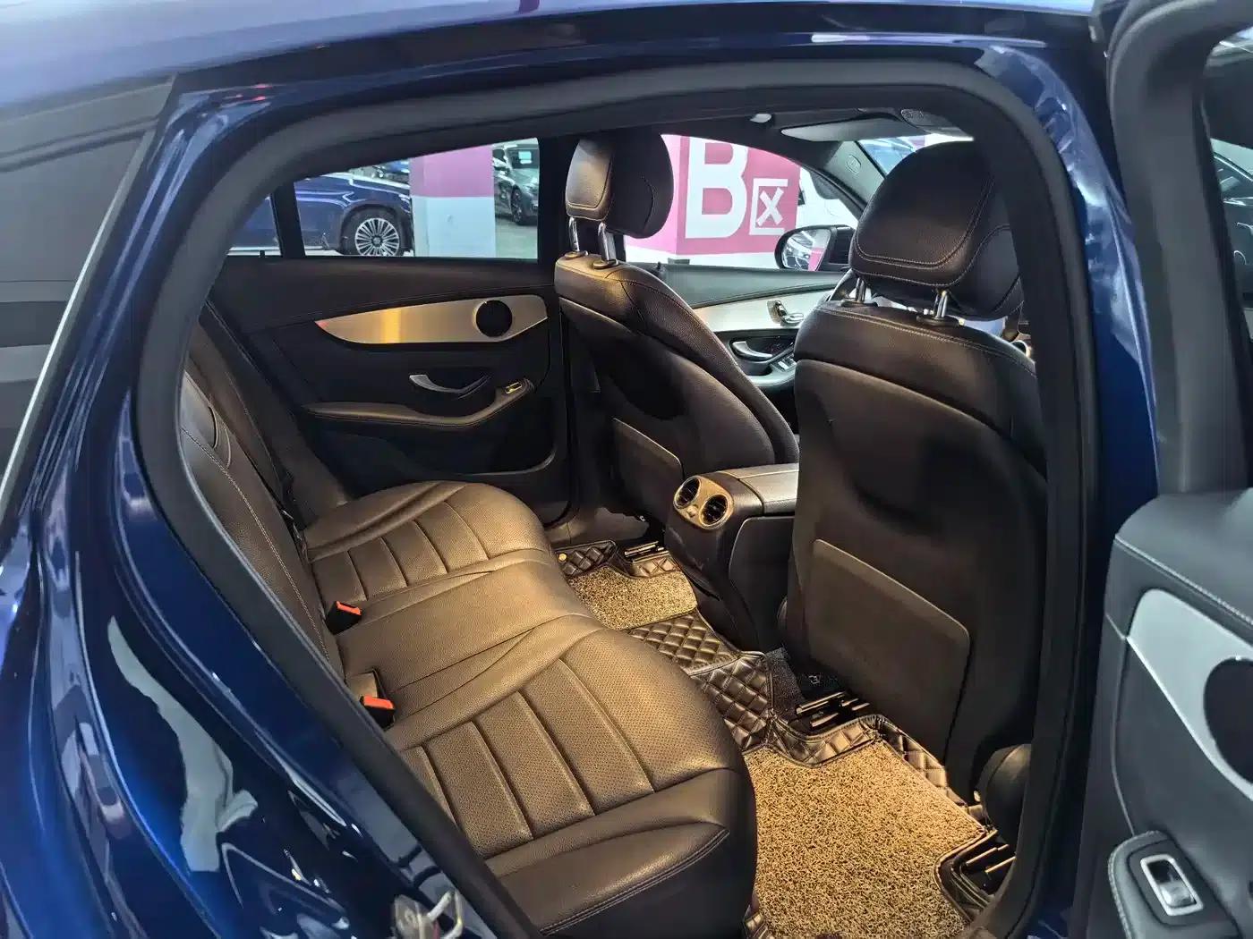 Mercedes-Benz GLC Coupe 2020 GLC 260 4MATIC Coupe SUV — миниатюра 10