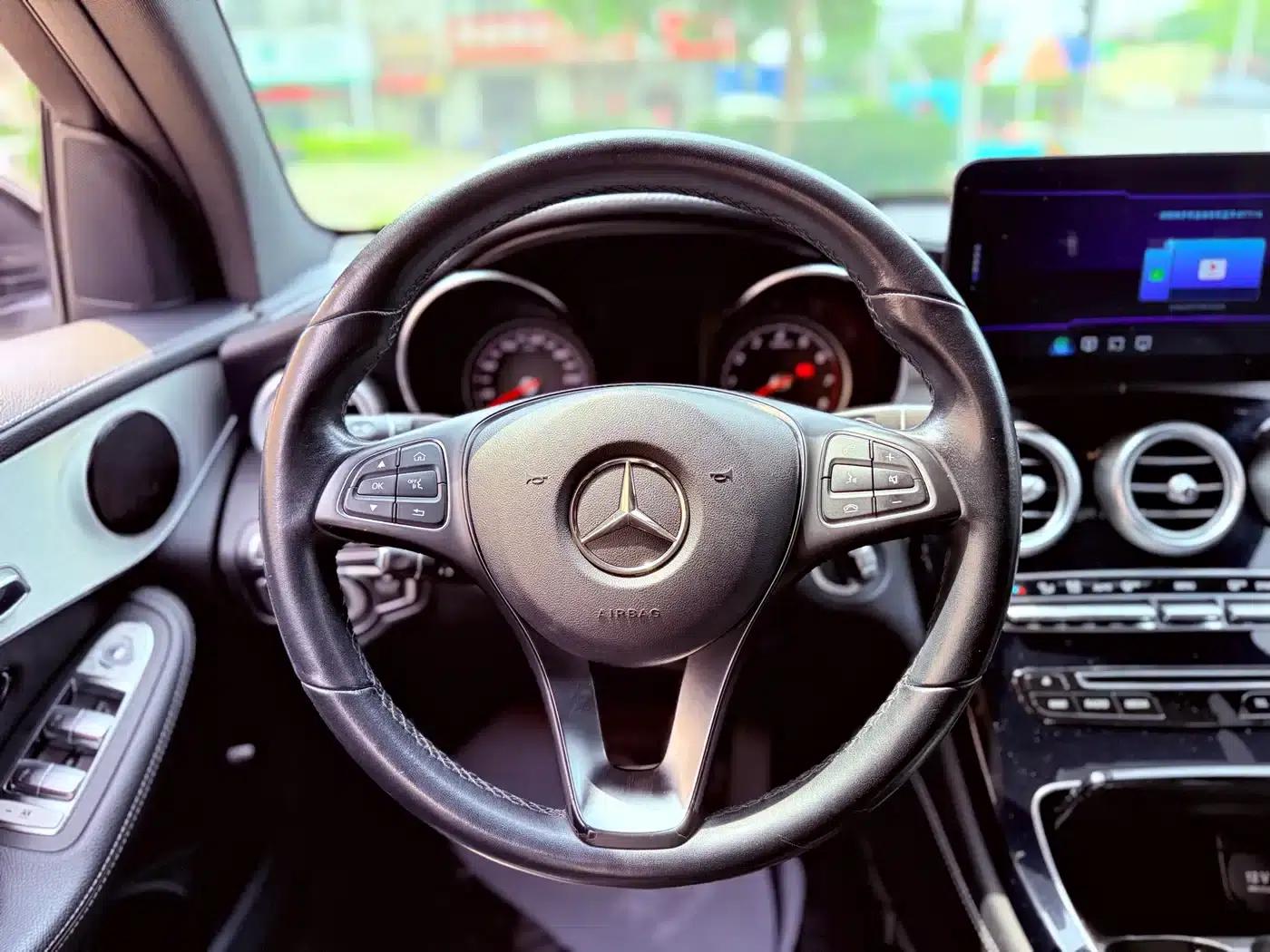 Mercedes-Benz GLC Coupe 2019 GLC 200 4MATIC Coupe SUV — миниатюра 14