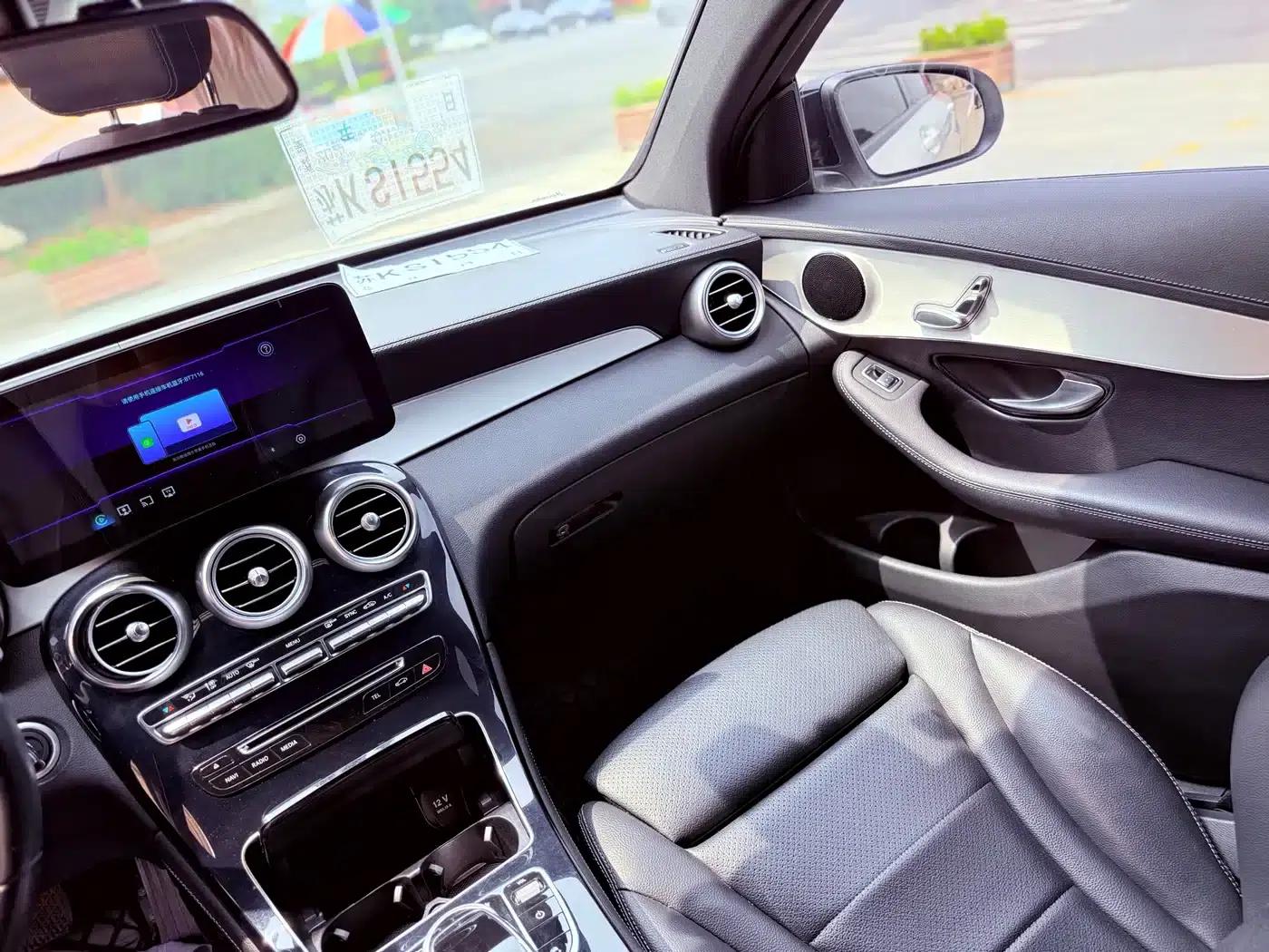 Mercedes-Benz GLC Coupe 2019 GLC 200 4MATIC Coupe SUV — миниатюра 15