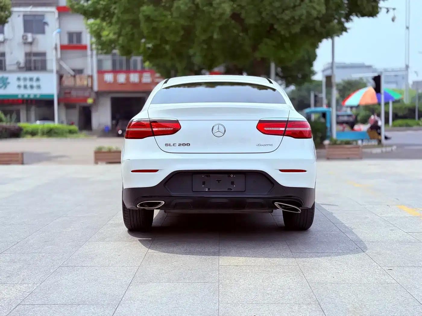 Mercedes-Benz GLC Coupe 2019 GLC 200 4MATIC Coupe SUV — миниатюра 5