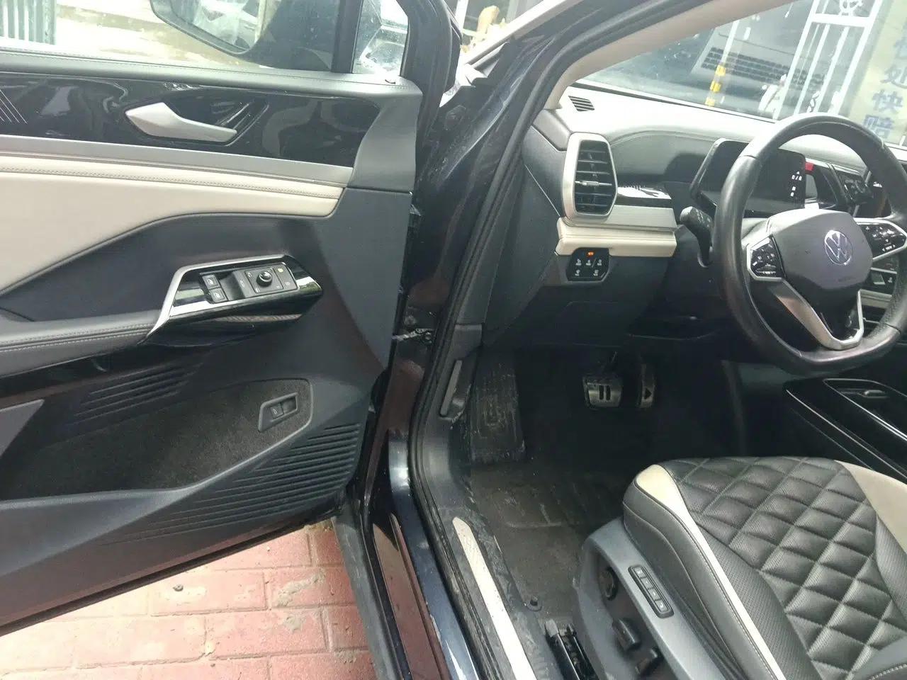 Volkswagen ID.6 CROZZ 2022 Long-Range PRO Edition — миниатюра 17