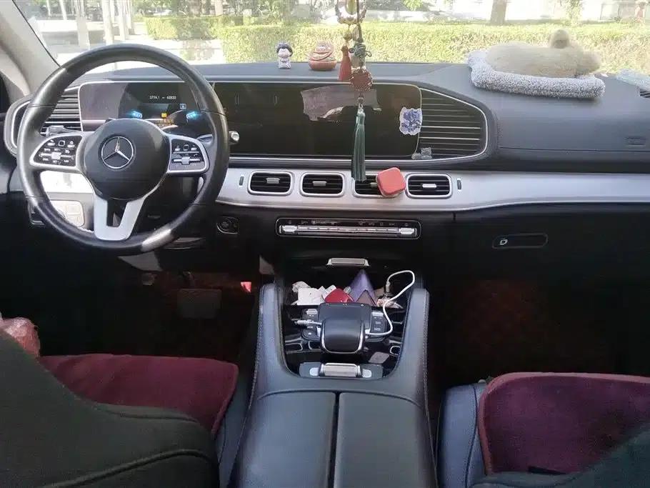 2020 Mercedes-Benz GLE Coupe, GLE 350 4MATIC Coupe SUV, Fashion Model — миниатюра 12