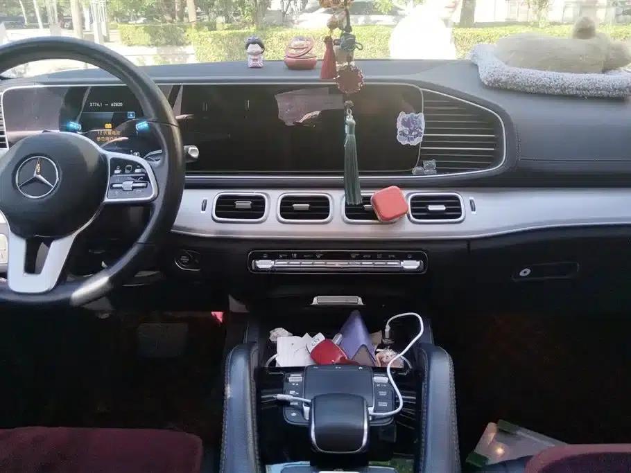 2020 Mercedes-Benz GLE Coupe, GLE 350 4MATIC Coupe SUV, Fashion Model — миниатюра 13