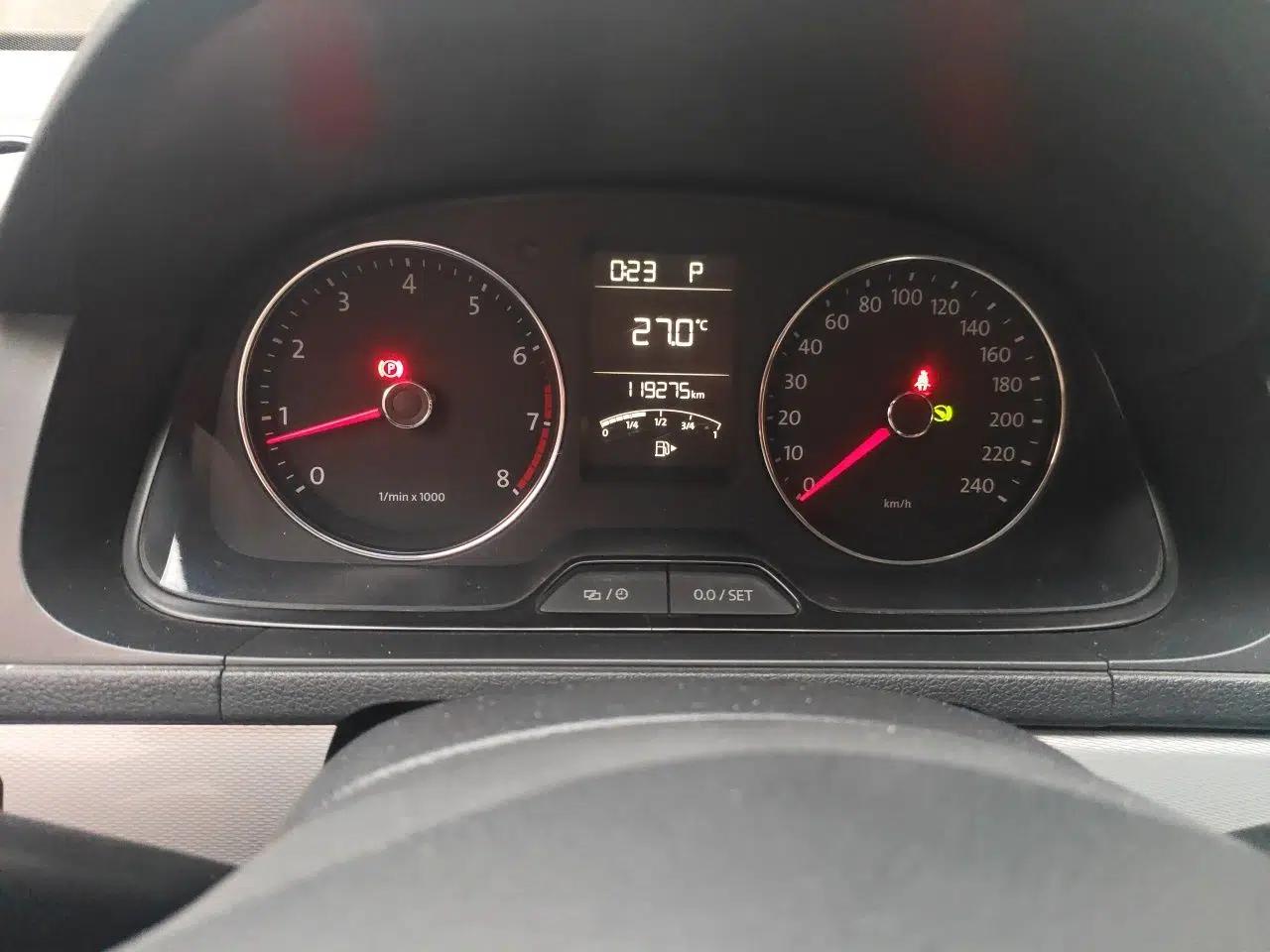 Volkswagen Gran Lavida 2013 1.6L Automatic Comfort Model — миниатюра 12