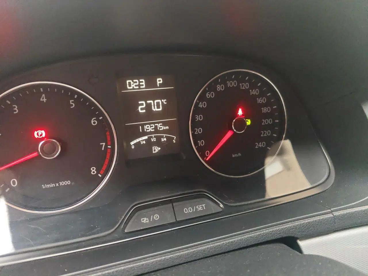 Volkswagen Gran Lavida 2013 1.6L Automatic Comfort Model — миниатюра 13