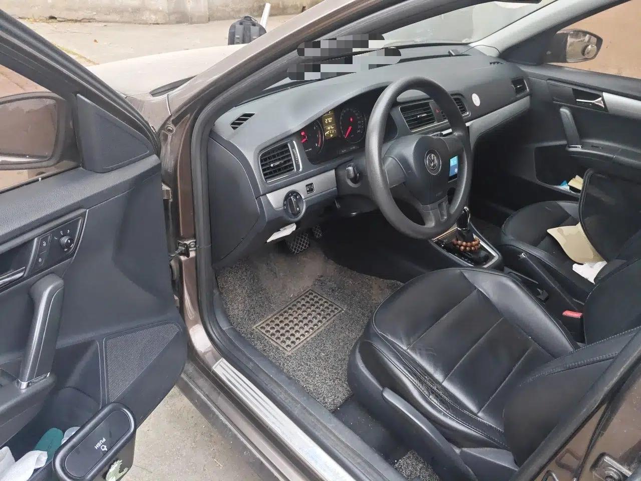 Volkswagen Gran Lavida 2013 1.6L Automatic Comfort Model — миниатюра 17