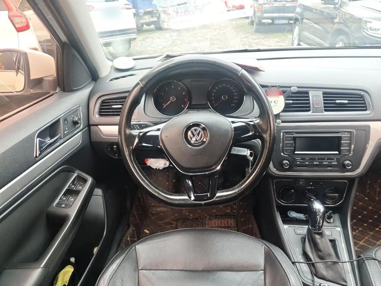 Volkswagen Gran Lavida 2015 1.6L Automatic Comfort Edition — миниатюра 11