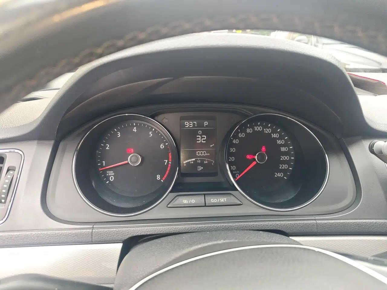 Volkswagen Gran Lavida 2015 1.6L Automatic Comfort Edition — миниатюра 12