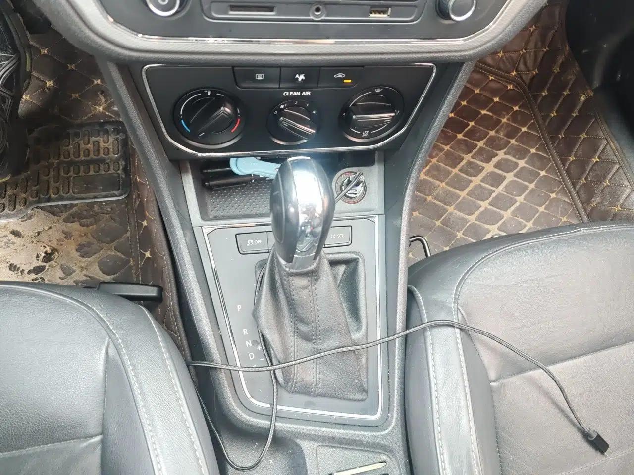 Volkswagen Gran Lavida 2015 1.6L Automatic Comfort Edition — миниатюра 15