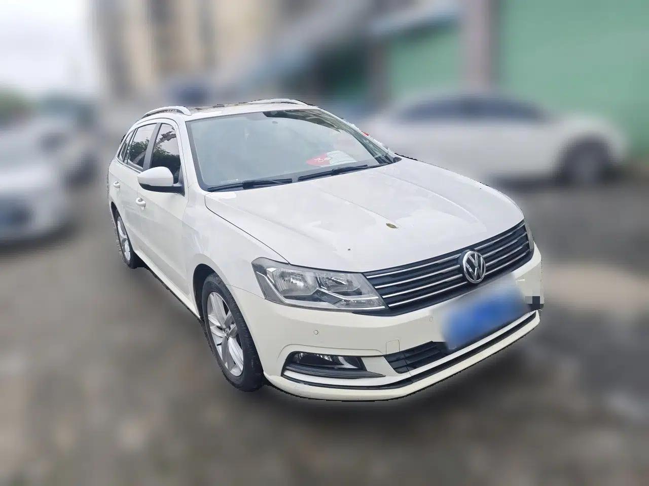 Volkswagen Gran Lavida 2015 1.6L Automatic Comfort Edition — миниатюра 3
