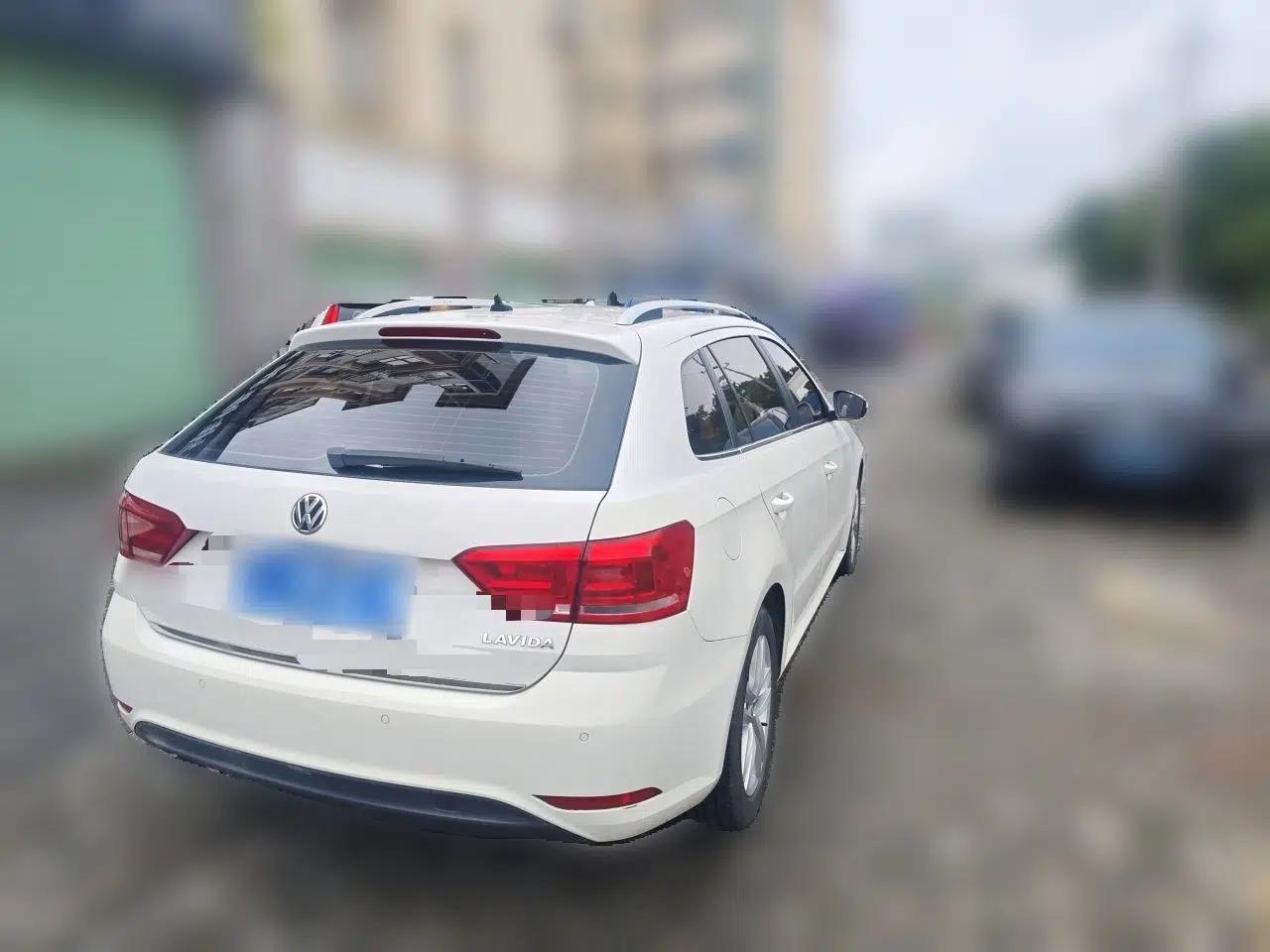 Volkswagen Gran Lavida 2015 1.6L Automatic Comfort Edition — миниатюра 6