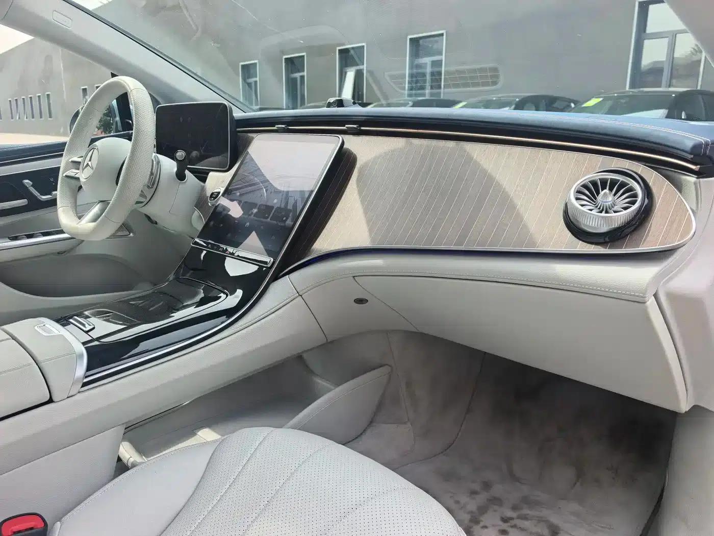 Mercedes-Benz EQE 2025 500 4MATIC Luxury Edition — миниатюра 12