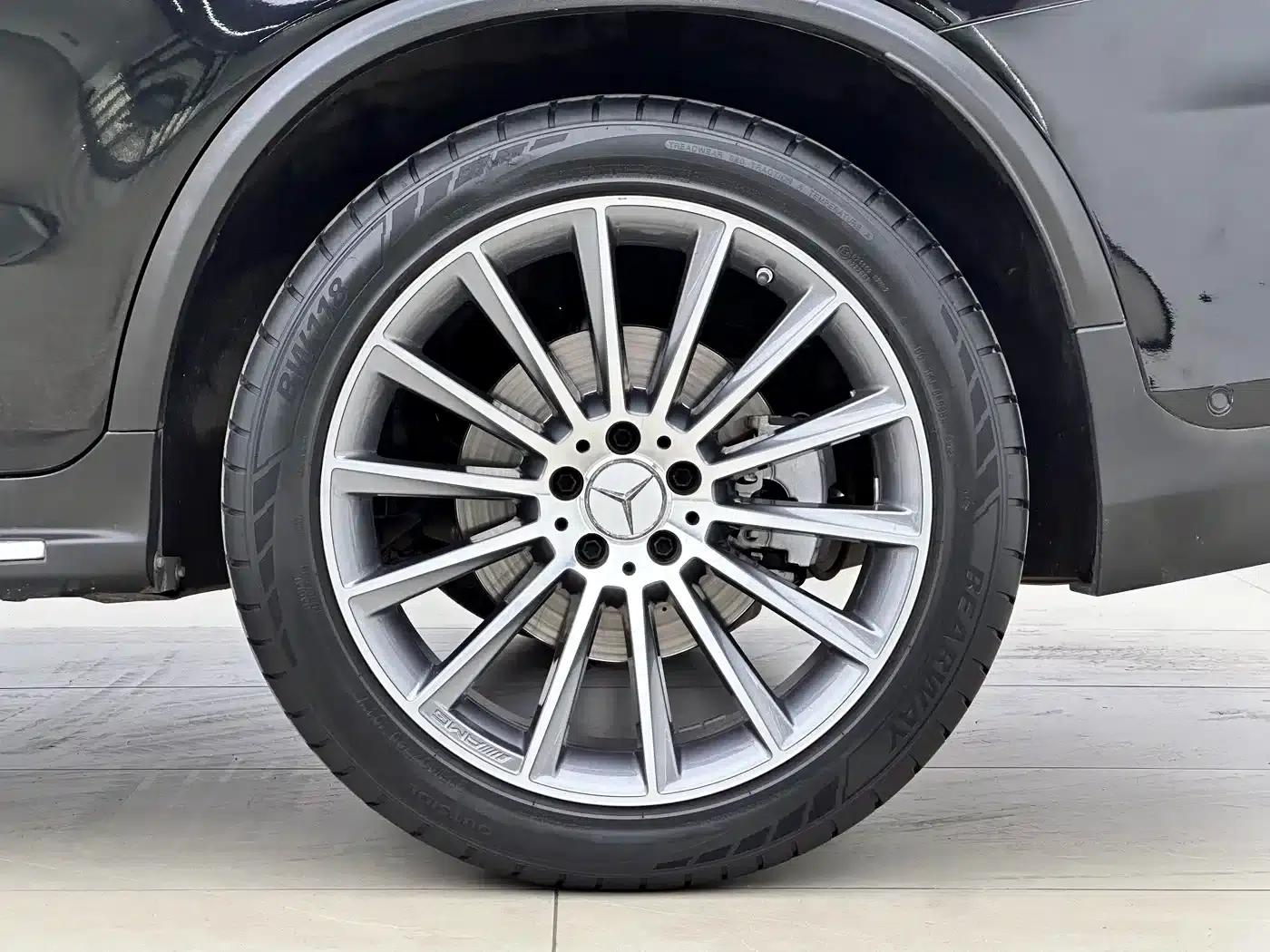 2017 Mercedes-Benz GLC AMG 43 4MATIC — миниатюра 17