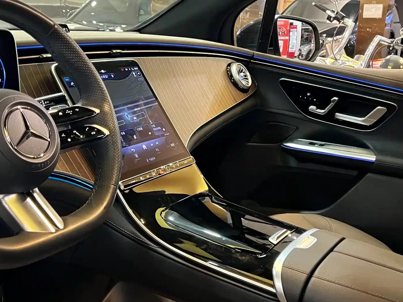 Mercedes-Benz EQE SUV 2024 350 4MATIC Luxury Edition — миниатюра 14