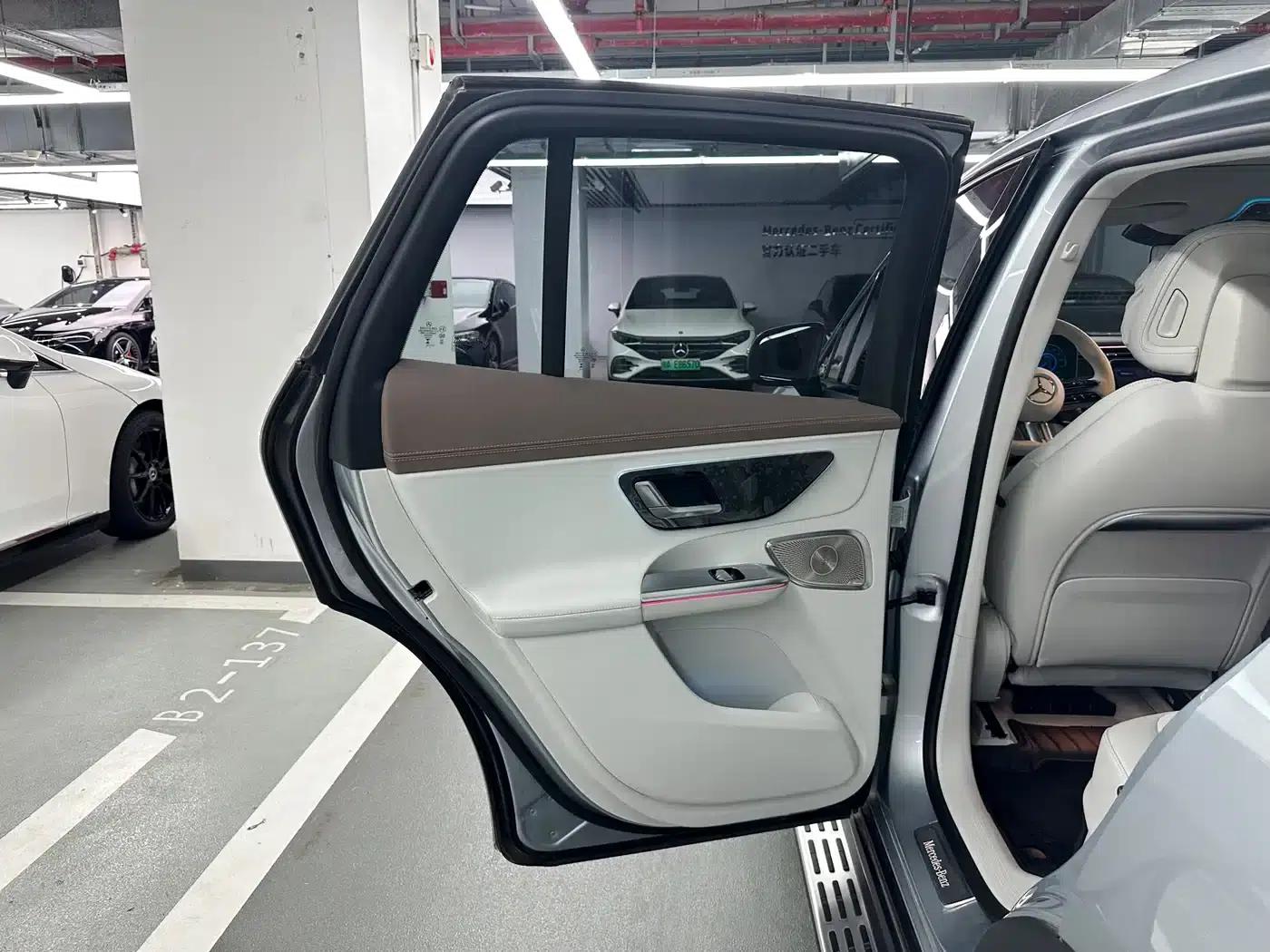 Mercedes-Benz EQE SUV 2023 500 4MATIC Special Edition — миниатюра 12