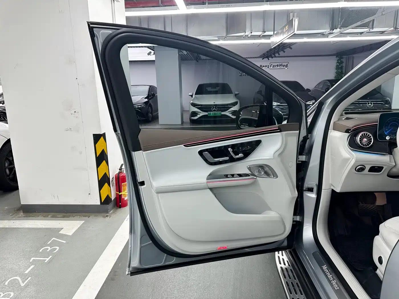 Mercedes-Benz EQE SUV 2023 500 4MATIC Special Edition — миниатюра 9